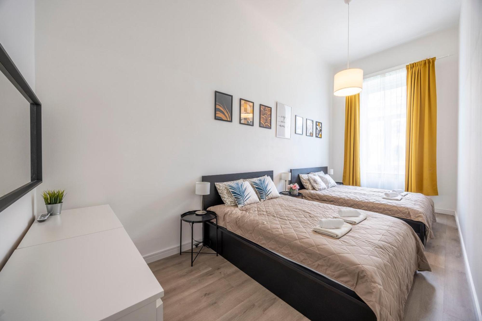 Spacious Cozy Home With 4Bedroom In The Heart Of Bp Boedapest Buitenkant foto