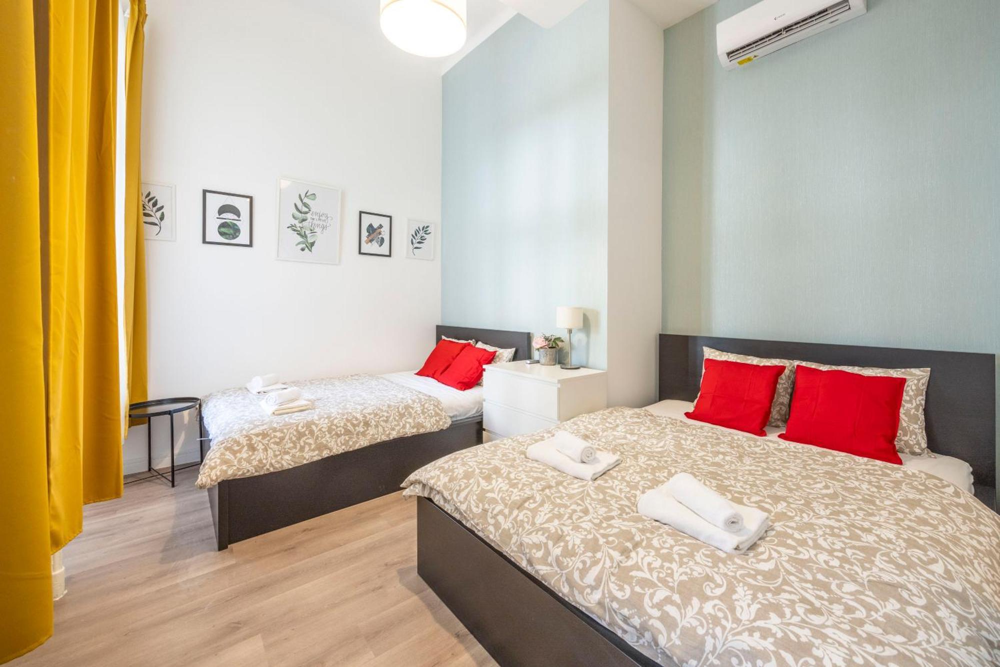 Spacious Cozy Home With 4Bedroom In The Heart Of Bp Boedapest Buitenkant foto
